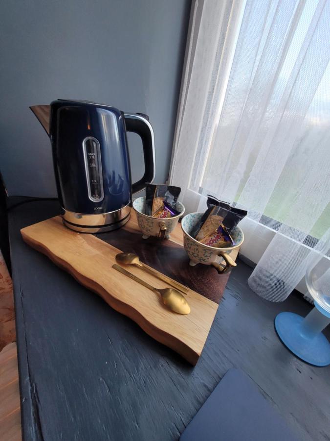 Farmhouse B&B Family Stay Or Romantic Break, On Our Smallholding Close To ナーバース エクステリア 写真